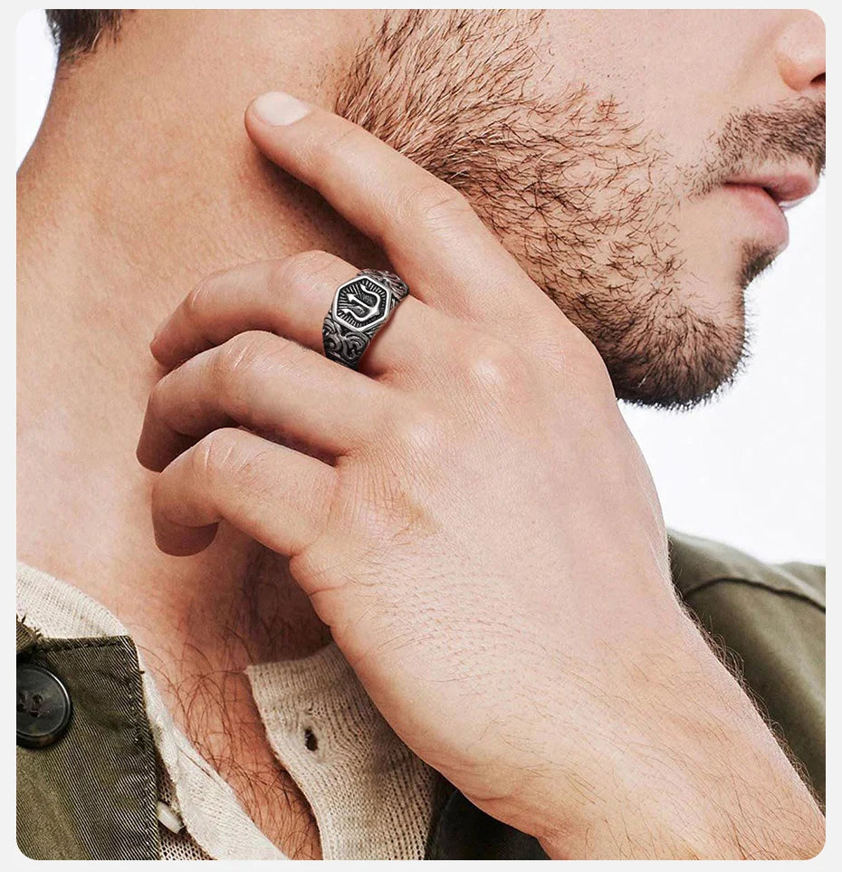 Vnox 13mm Tridant Signet Ring for Men, Stainless Steel Geometric Top Stamp Finger Band, Cool Real Man Jewelry