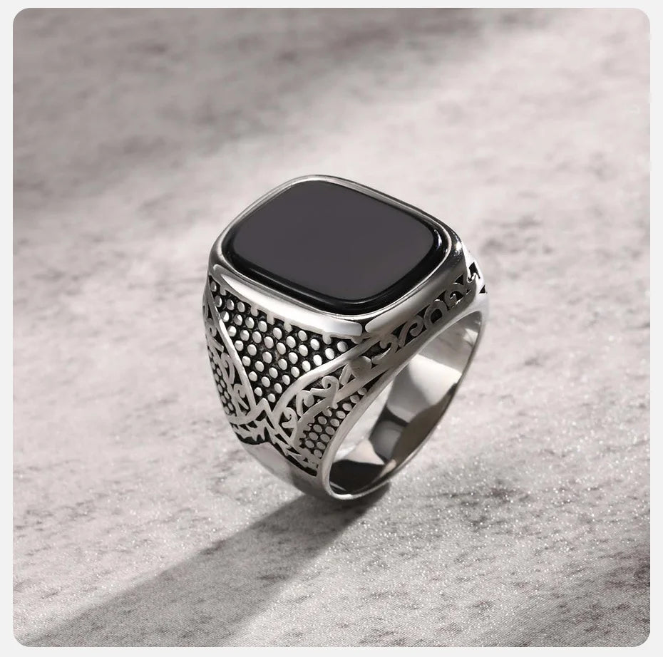Vnox Rock Punk Onyx Stone Rings for Men, Stylish Solid Stainless Steel Metal Signet Ring,Cool Fashion Gifts for Him Jewelry