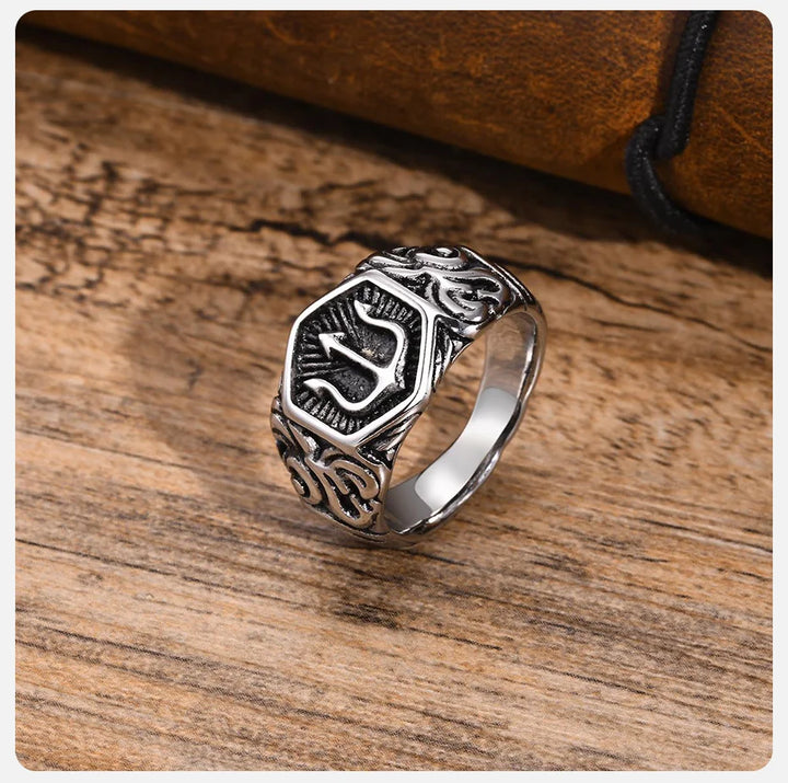 Vnox 13mm Tridant Signet Ring for Men, Stainless Steel Geometric Top Stamp Finger Band, Cool Real Man Jewelry