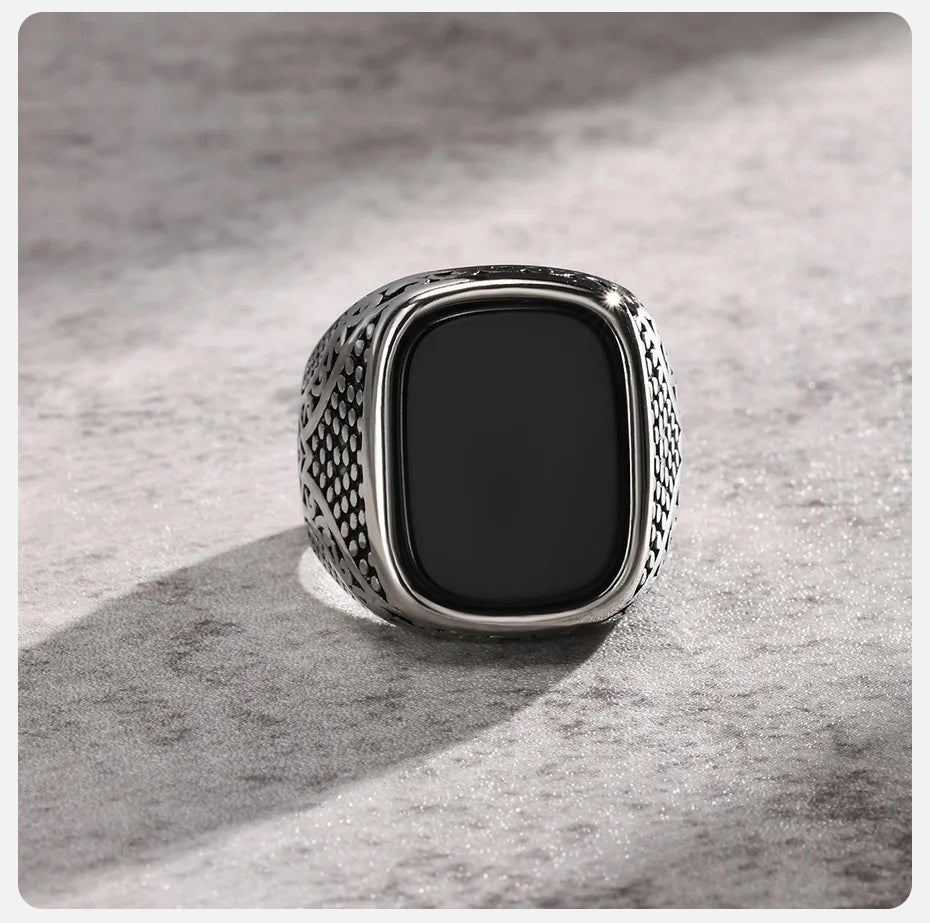 Vnox Rock Punk Onyx Stone Rings for Men, Stylish Solid Stainless Steel Metal Signet Ring,Cool Fashion Gifts for Him Jewelry