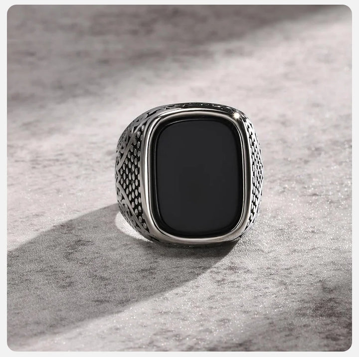 Vnox Rock Punk Onyx Stone Rings for Men, Stylish Solid Stainless Steel Metal Signet Ring,Cool Fashion Gifts for Him Jewelry